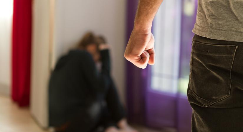 Tízpercenként követnek el nőgyilkosságot világszerte