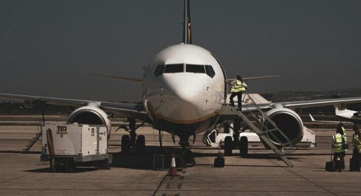 Brutális büntetést kaptak a légitársaságok – 91 milliós bírság és 15 milliós kártalanítás született a panaszok nyomán