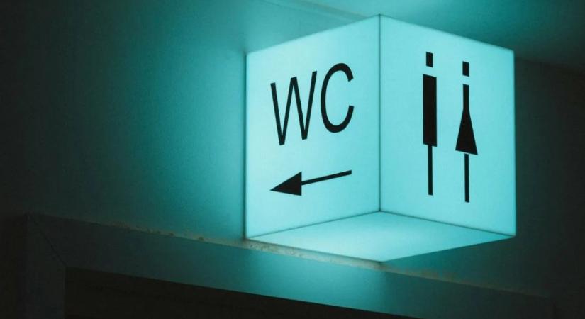 Pozsony: Transznemű vita a KC klubban – női WC vagy unisex?