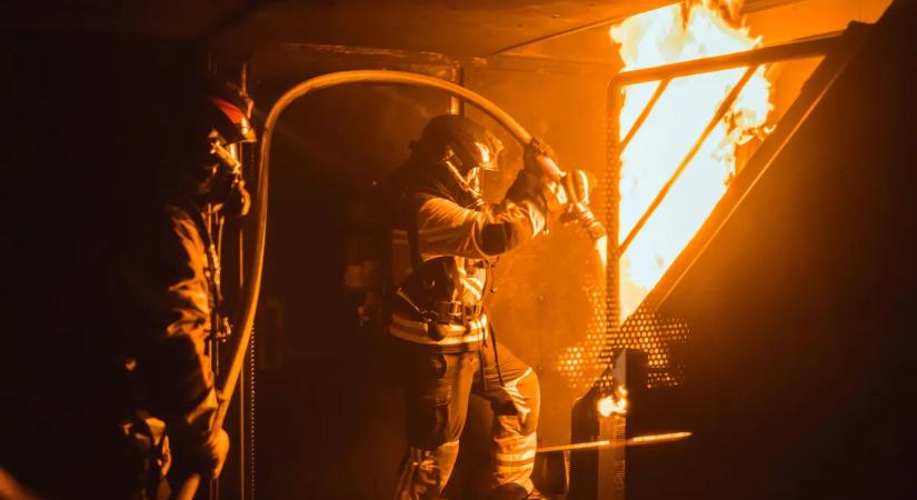 Nagy volt a baj: Óriási tűz ütött ki Törökszentmiklóson