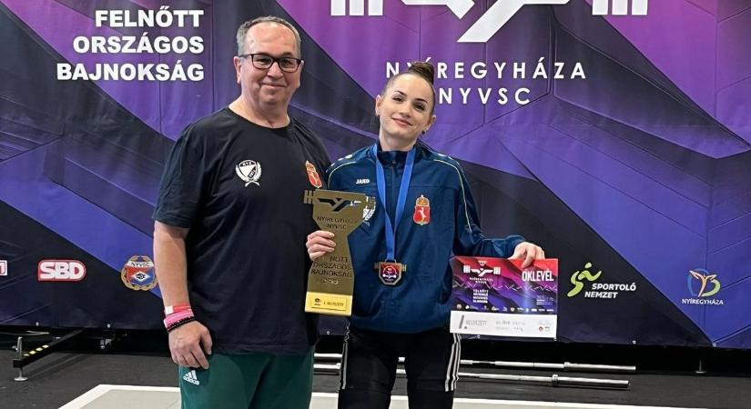 Remekül szerepelt a súlyemelő ob-n a Kecskeméti TE