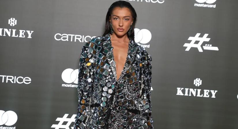 Tűzforró: Mihályfi Luca feszülős naciban mutatta meg a fenekét