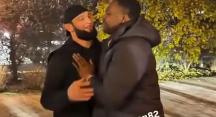 Khamzat Chimaev lebirkózta Jon Jonest az utcán