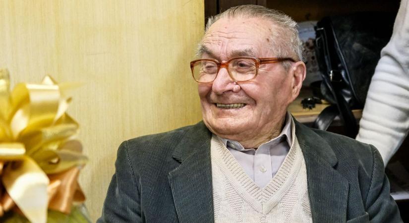 Nótázva lépett a 102. évébe a nyúli Jóska bácsi – Videóval!