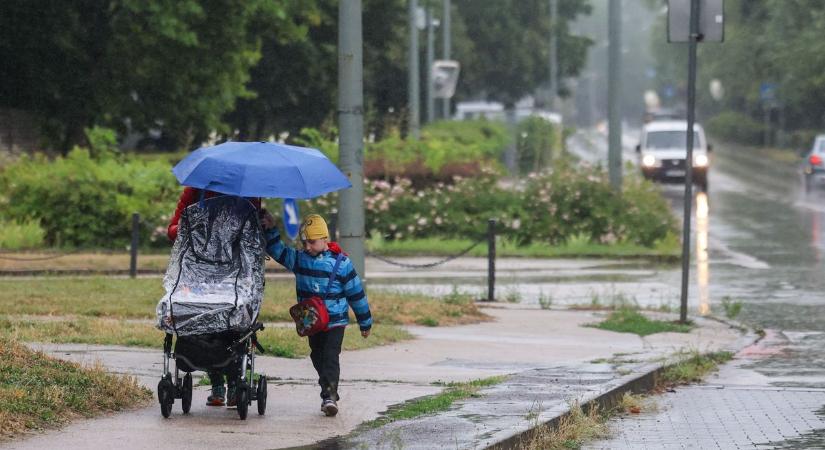 Keddi időjárás: rommá ázik az ország harmada, kiadták a figyelmeztetést
