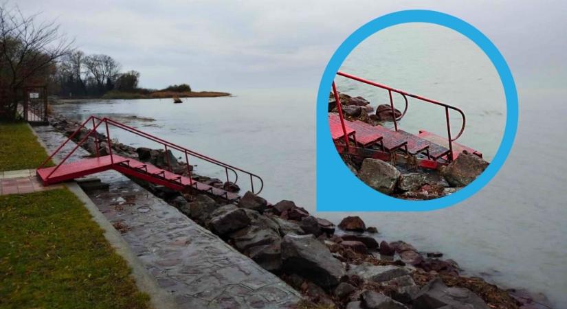 Látványosan alacsony a Balaton vízállása - különösen szembetűnő az északi és a déli parton is