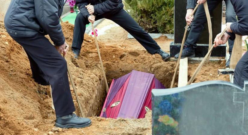 Halott nagymama éledt fel a koporsóban – VIDEÓ