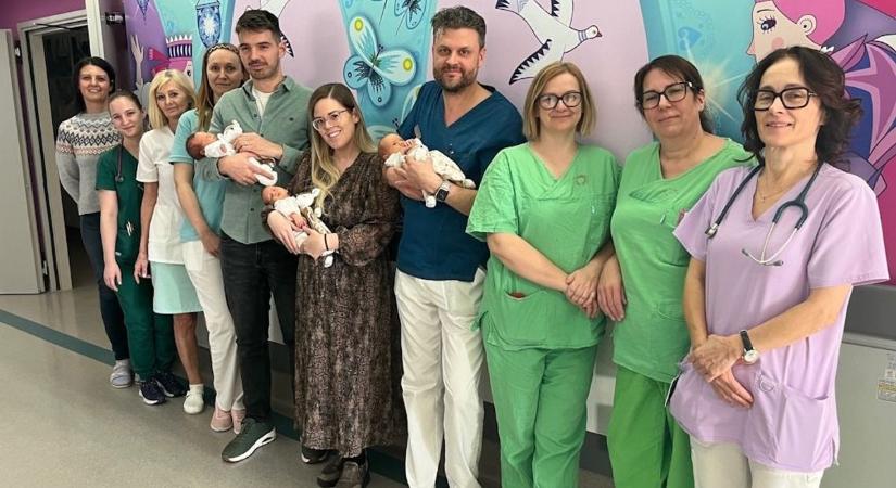 Háromszoros csoda Kecskeméten: a gólya idén már harmadszor kopogtatott hármas ikrekkel – fotók