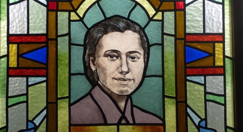 Bogáncs és liliom – Magdolnák virágai