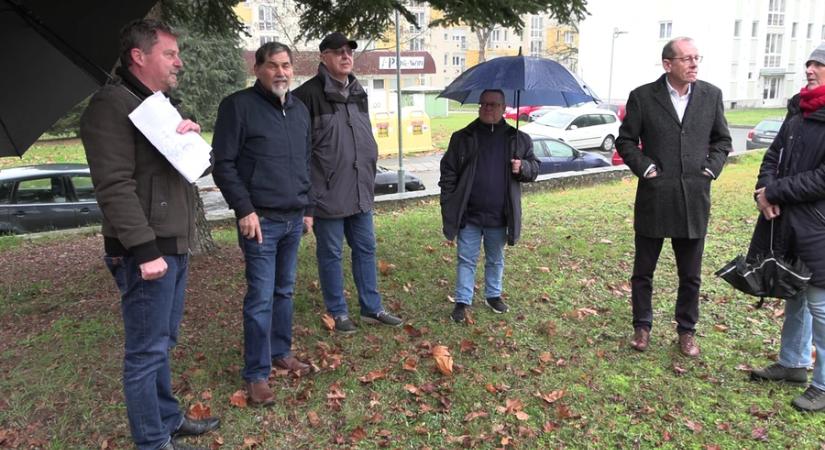 Elindult az Attila utcai új megállóhely előkészítése – tovább bővül a környék parkolókapacitása