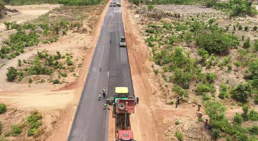 Hatalmas magyar siker Afrikában: rekordméretű útépítésben vesz részt a Duna Aszfalt