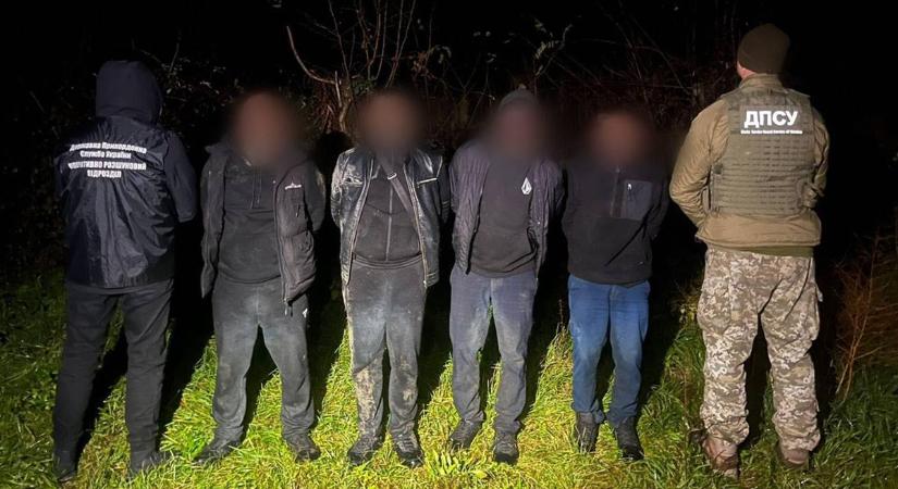 Négyfős csoportot állítottak meg figyelmeztető lövésekkel a román határ közelében Kárpátalján