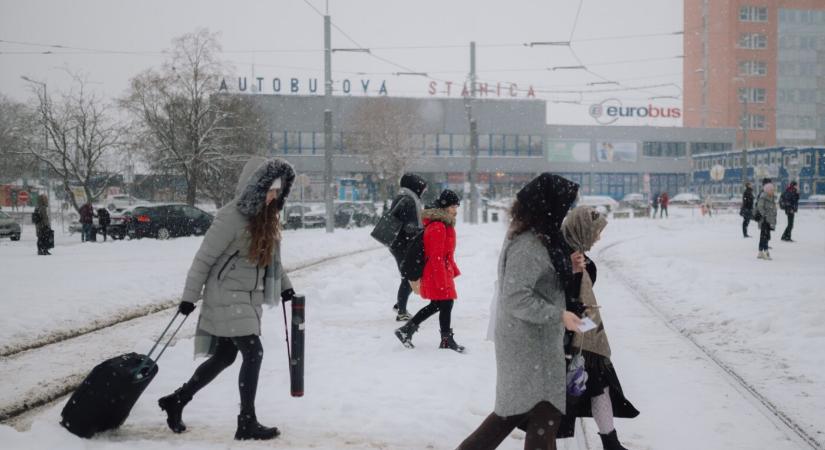 Elesett a csúszós járdán? Kártérítést követelhet!