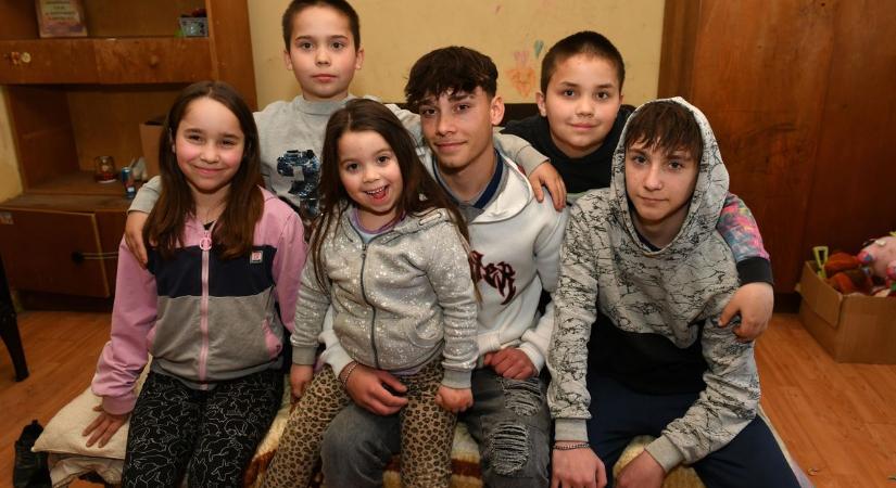 Táci családhoz látogatott az Újratervezés csapata