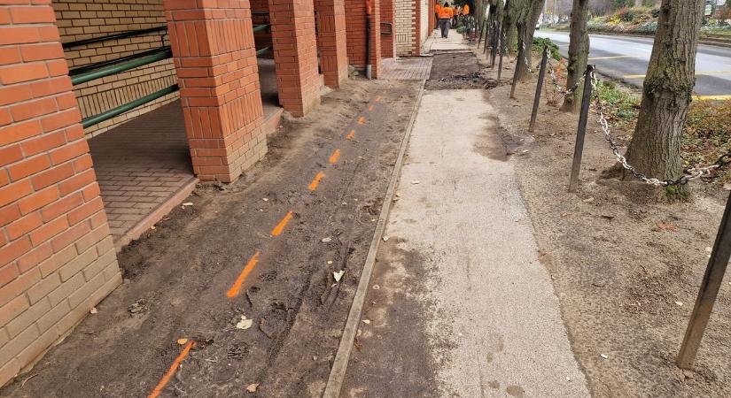 Veszélyes szakaszt újítanak fel – biztonságosabb lesz az iskola környéke