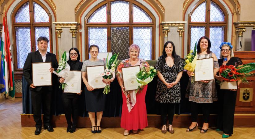 Családháló díj 2025 – ajándékozzunk elismerést annak, aki igazán megérdemli!