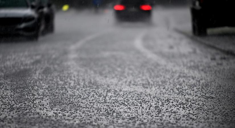 Vérvörös utak, boldog madarak - hihetetlen találmányt vetnek be a jeges aszfalt ellen