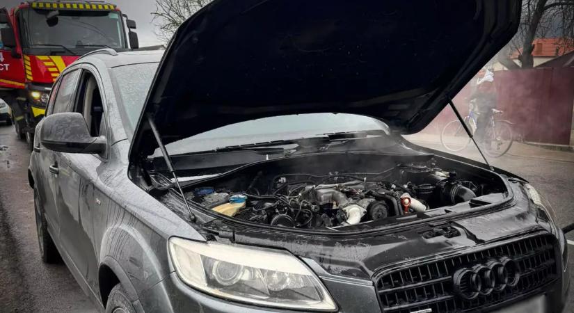 Menet közben gyulladt ki egy Audi Q7-es Izán