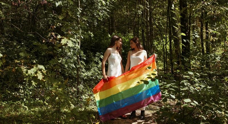 Uniós bíróság: El kell ismerni az azonos neműek házasságát