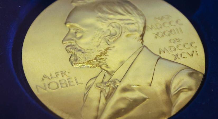 Két Nobel-díjasunk egy fotón: Karikó Katalin és Krasznahorkai László nagy találkozása