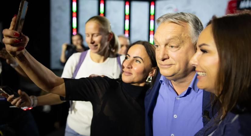 "Jól működik a riadólánc": mindenki Orbán Viktorral akart fotózkodni