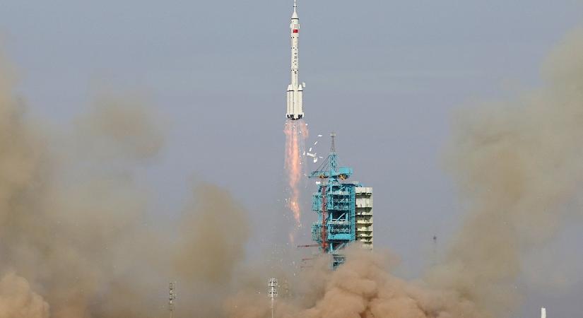 Megrepedt az ablak az űrben, sürgősen küldtek új űrhajót