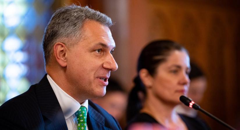 Lázár: Évek kellenek a lerobbant, leromlott, szétlopott, szétbarmolt MÁV-csoport infrastruktúra- és járműfelújításához