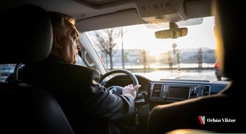 „Köszönjük a kávét, Zoli bácsi!” - zalai benzinkúton bukkant fel Orbán Viktor (videó)