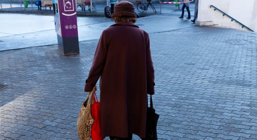 Karácsonyi vásárlási utalványt vehet át a nyugdíjasok egy része