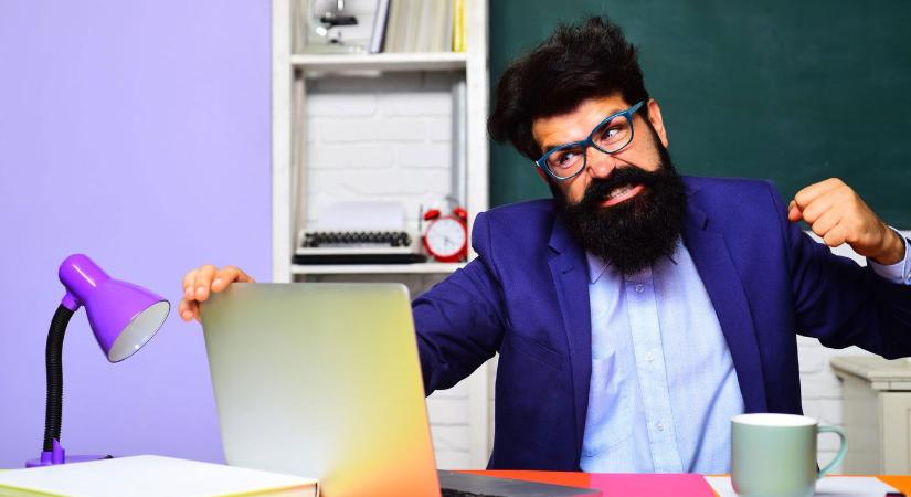 Itt a legdurvább magyar szó, még a szótárakba sem merték belerakni, senki nem tudja helyesen leírni