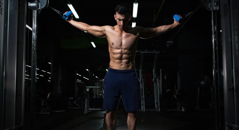 Hihetetlen: Az "orosz Popeye"-ként emlegetett testépítő elveszítheti a karját bizarr szokása miatt