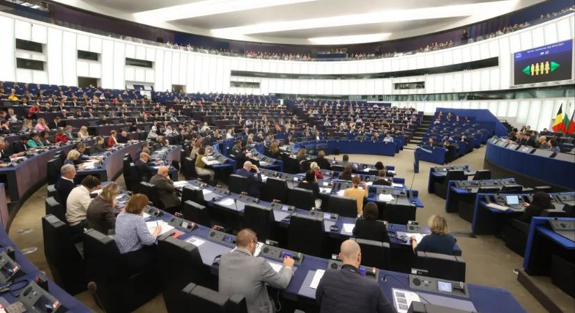Az EP elítélte a magyar kormány „szándékos és rendszeres erőfeszítéseit” az uniós alapértékek aláásására