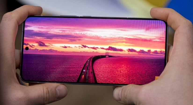 7000 mAh-s teleppel és aktív hűtéssel érkezett volna, de kaszát kaphatott ez a kompakt csúcsmodell