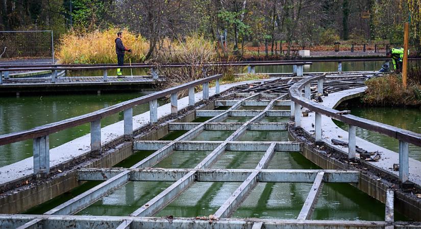 Hamarosan új faburkolatot kap a Békás-tó gyaloghídja – fotókkal