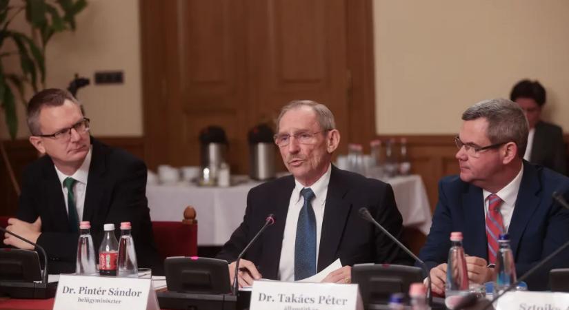 Pintér Sándor: A Szőlő utca ügyében rendőrök felelősségét is vizsgáljuk, semmi nem lesz elhallgatva