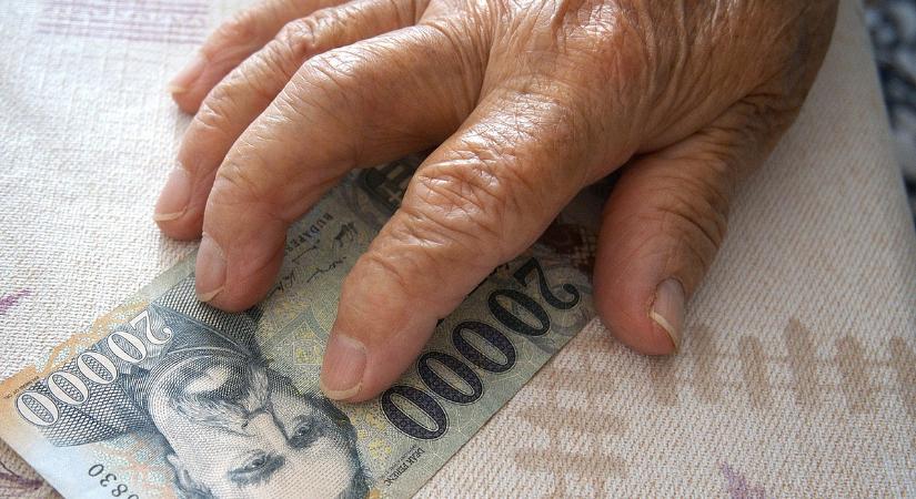 Kiszivárogtak a tervek: drasztikus döntés készül a nyugdíjakról