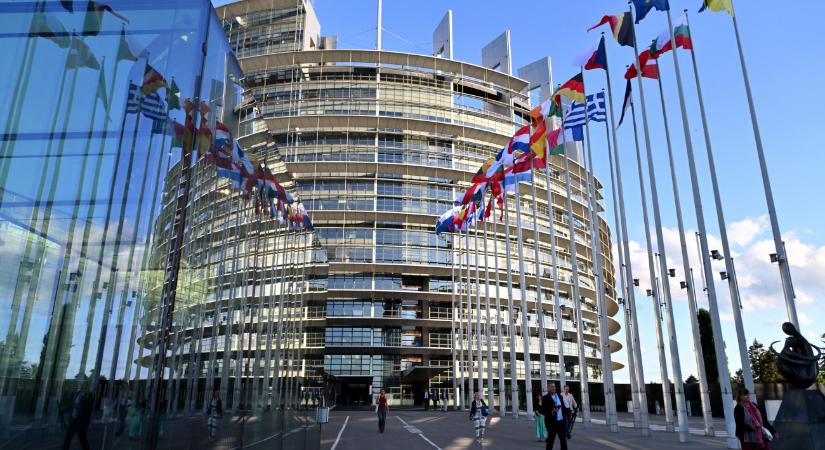 Felszólítás az Európai Bizottságnak: újra elítélte Magyarországot az Európai Parlament