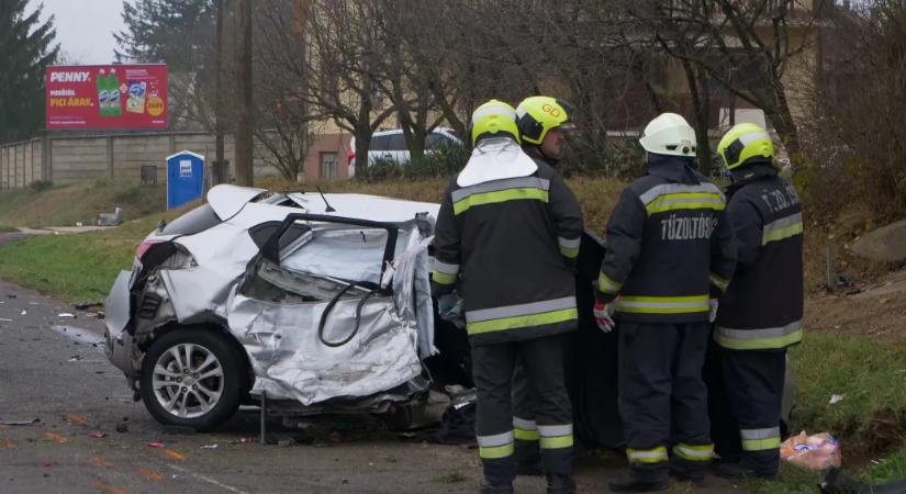 Hajtóvadászat indult egy férfi ellen, aki megszökött egy halálos karambol után Aszódon