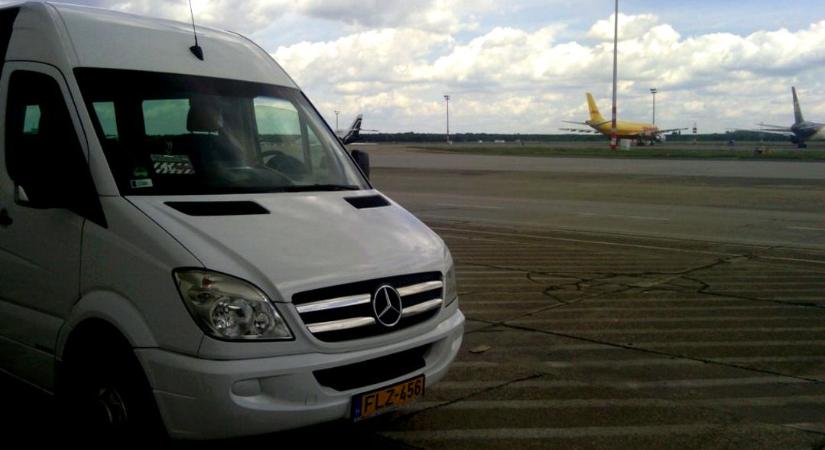 Buszbérlés sofőrrel: reptéri transzfer kényelmesen és egyszerűen