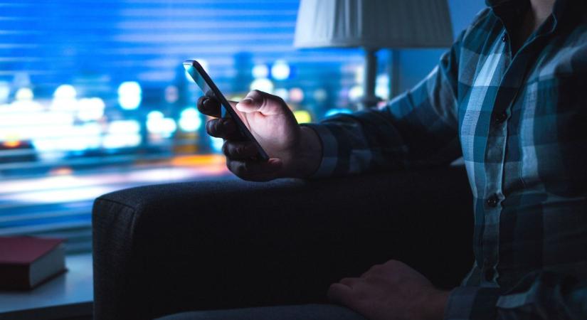 Aki november végén nem cserél SIM-kártyát, annak megszűnik a vonala az egyik hazai mobilszolgáltatónál