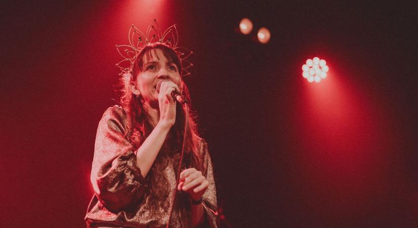 MOST ÉRKEZETT: Marad energiája a zenére – Trénerként ad elő egy konferencián Kaszmán-Saróka Liliána (INTERJÚ)