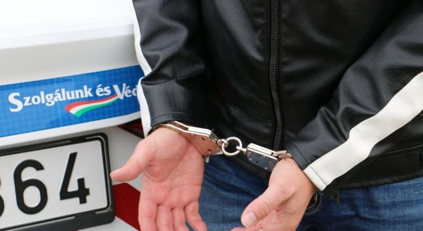 Éveken át ütötte-verte az élettársát, most elvitték a rendőrök a marcali férfit