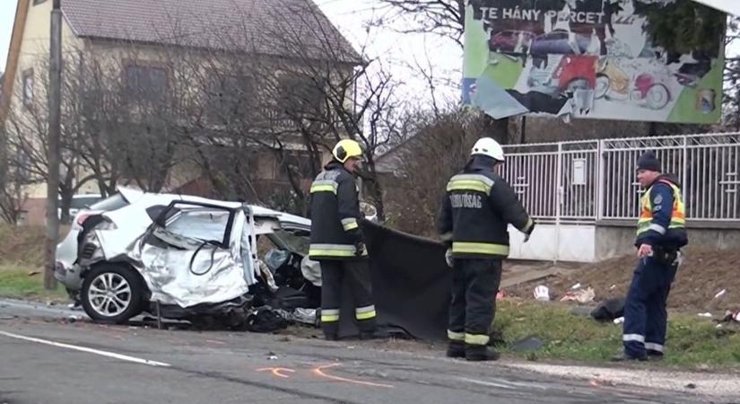 Borzalmas balesetet okozott, majd elmenekült a helyszínről – itt a neve és a fotója!