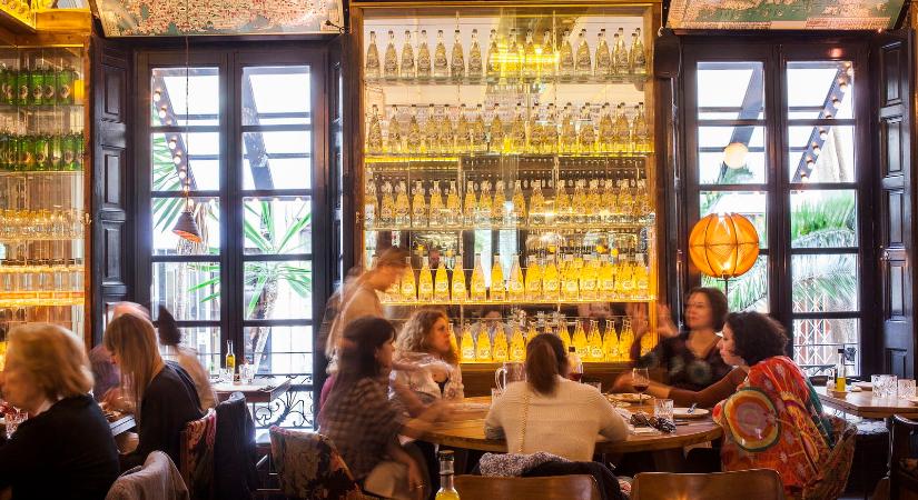 120 ezer forintba kerül egy kávé ezen a helyen, óriási a botrány, megmutatták a kávé nevét, amitől alig kapunk levegőt