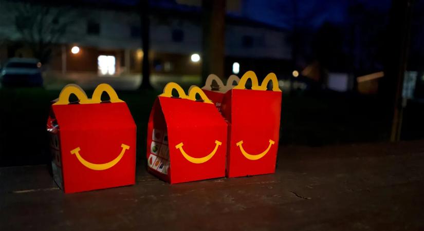 Rémálom vált a McDonald's-os ebéd, mentő jött egy kisgyerekhez