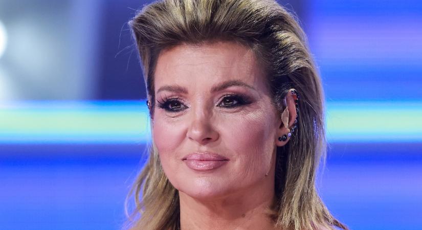 Liptai Claudia karácsonyi dívaként tündököl! Férjével közös ünnepi fotója mindenkit levett a lábáról