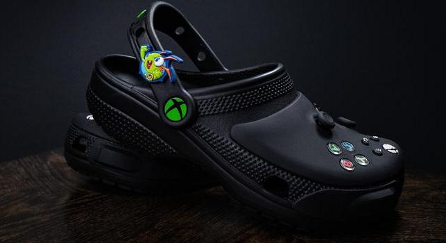 Nincs még április 1-je, de ez az Xbox x Crocs papucs tényleg létezik!