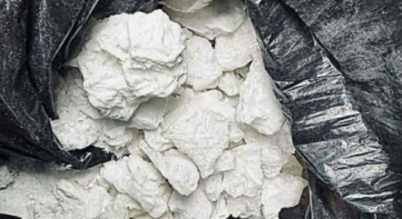 Több mint egy kiló kristály buktatta le a 61 éves sofőrt Püspökladánynál