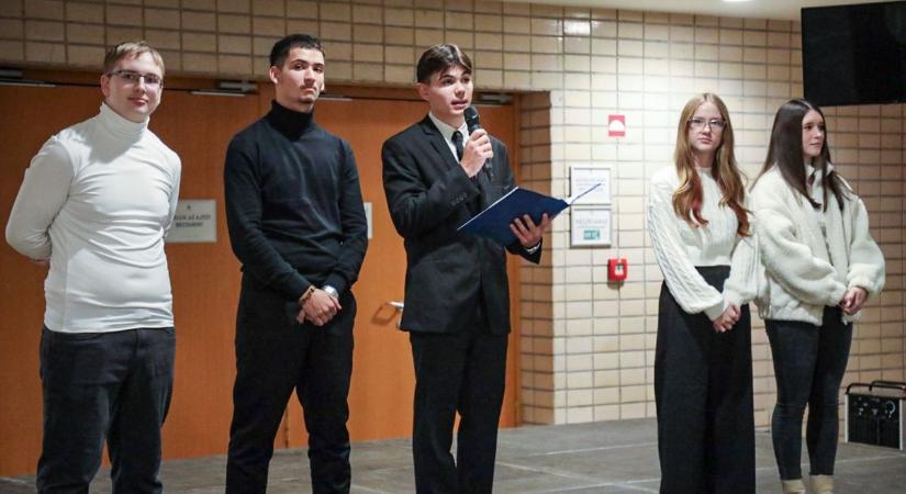 Diákok versengenek a vármegyeszékhely legfontosabb pozíciójáért – galériával, videóval