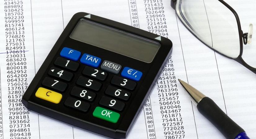 Személyi hitelek: bő három éves mélypontra csökkent az átlagos kamat